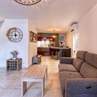 Maillane House | Coquette Maison de Village