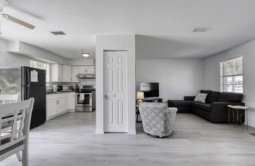 South Daytona House | Coquina Cabana with fenced yard and adorable decor