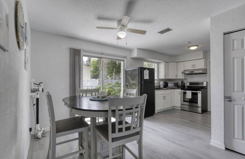 South Daytona House | Coquina Cabana with fenced yard and adorable decor