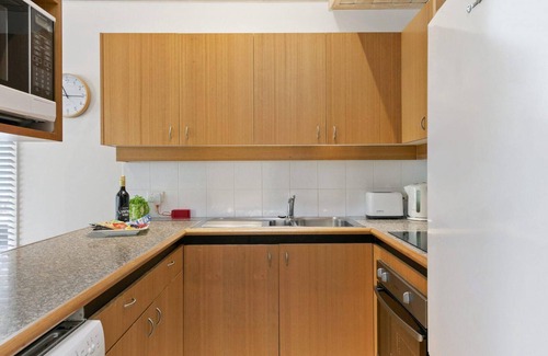 Lorne Apartment | Cora Lynn 13 - Smith