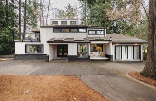 Maple Ridge House | Cora Rivergarden Retreat