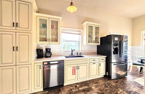 Marineland Acres House | "Coral Casa" Amazing Pool House next to the Beach! 3 Min Walk! Awesome Pool!