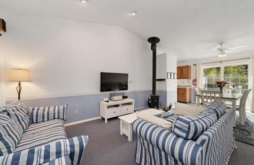 Manzanita House | Coral Cottage MCA#832