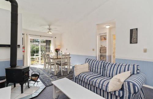 Manzanita House | Coral Cottage MCA#832