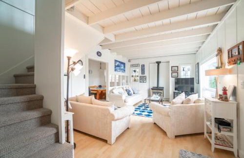 Lincoln Beach House | Coral Cottage