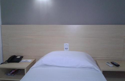 Menino Deus Hotel | CORAL EXPRESS Prox Anfiteatro Por do Sol , Araújo Vianna e Pucrs , 5 klm de distancia