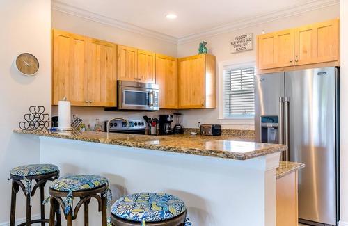 Marathon Condo | Coral Lagoon #4 - Pool - Dockage - Minutes to Open Water and Vaca Cut