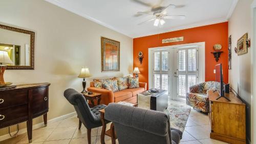 Key West Villa | Coral Palm by AvantStay Key West Walkable Gated Community Shared Pool