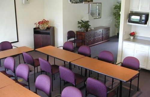 East End Apartment | Coral Reef Inn & Suites
