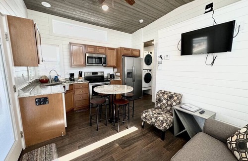 Nancy Boat Rental | Coral Tiny- Lee’s Ford Marina