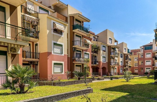 Porticato Apartment | Coral View Studio in Chianchitta-Pallio