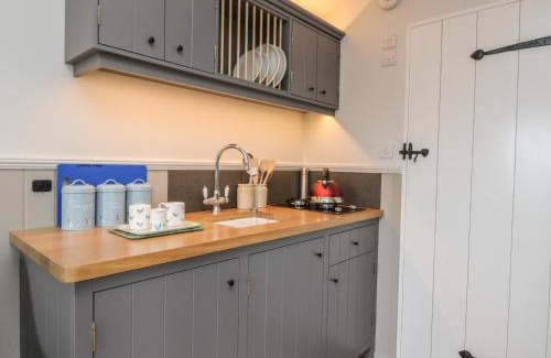 Newtonmore House | Coraldie