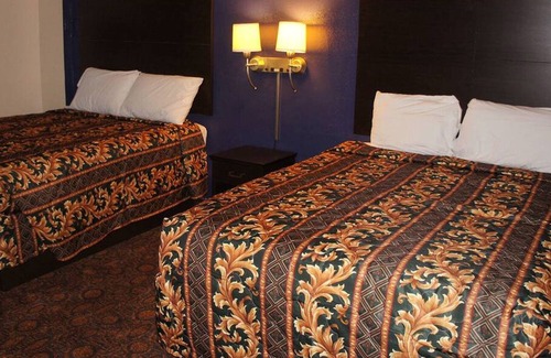 Waite Park House | Coratel Waite Park 2 Queen Bed NS