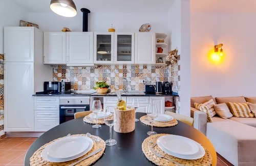 Fonte do Bispo Cottage | CorchoCountryHouse-Rural Pool NetFlix BBQ!