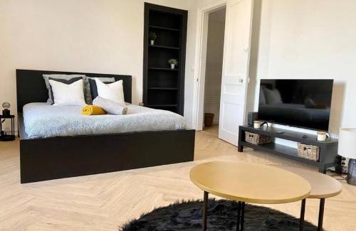 Gare-Jouvenet Apartment | Corderie