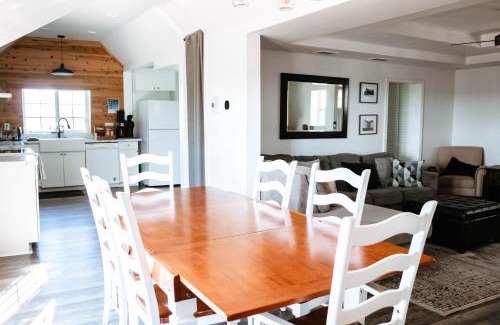 Williamstown House | Cordova Retreat - 7 Minutes from the Ark!