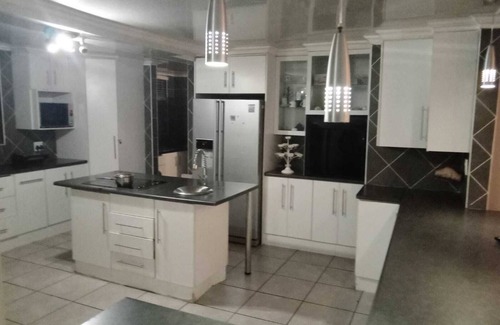 Greater Johannesburg Metropolitan Area House | CORGI GUESTHOUSE