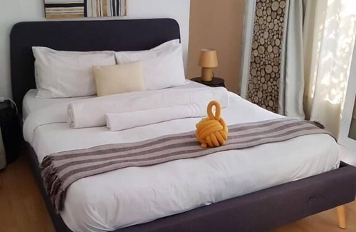 Greater Johannesburg Metropolitan Area House | CORGI GUESTHOUSE