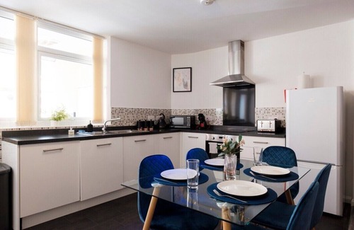 Cirencester Apartment | Corinium Lodge - town centre apartment