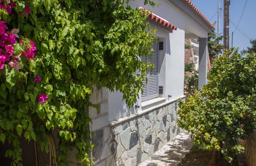 Melissi House | Corinthian Residence, a sophisticated and comfortable villa with a private pool