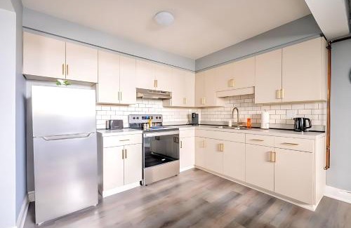 Hamilton Apartment | Corktown Apt on James St South
