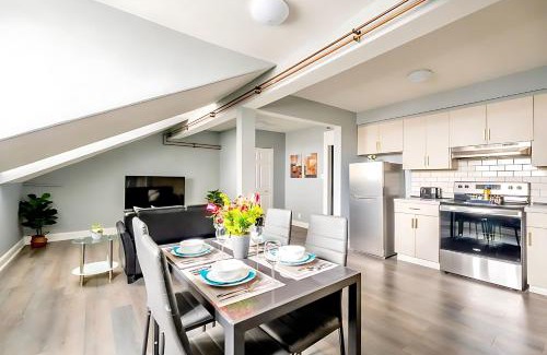 Hamilton Apartment | Corktown Apt on James St South
