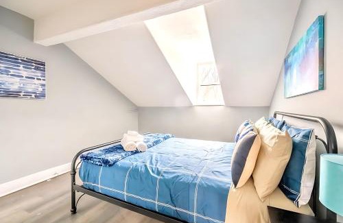 Hamilton Apartment | Corktown Apt on James St South