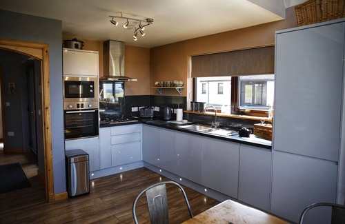 Glen Kyles Cottage | CORNCRAKE COTTAGE, pet friendly, luxury holiday cottage in Leverburgh