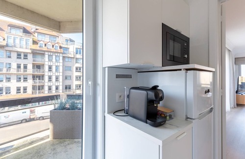 Blankenberge Apartment | Corner Apartment with Terraces