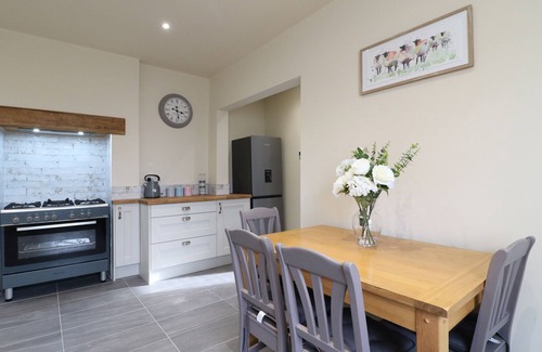 Ilkeston Cottage | Corner House Cottage