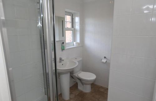 Horley Hotel | Corner House Hotel Gatwick with bookable Holiday parking