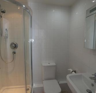 Horley Hotel | Corner House Hotel Gatwick with bookable Holiday parking
