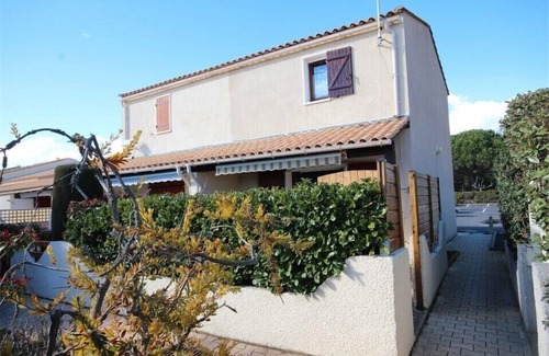 Portiragnes-Plage House | Corner house located in secured residence with pool, 2 bedrooms upstairs, WIFI, for 5 persons, at.