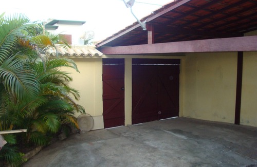 Praia Grande House | Corner House, Nice and Welcoming! Next to Praia Grande.