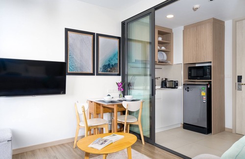 Laguna Apartment | Corner Studio with Golf Course View