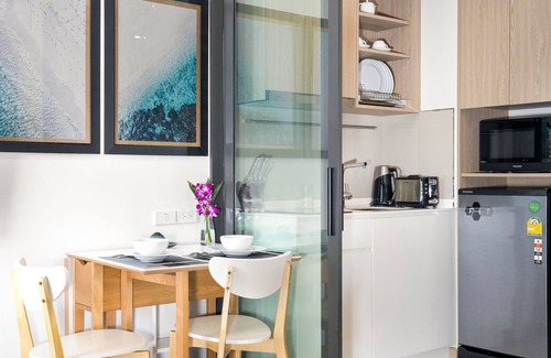 Laguna Apartment | Corner Studio with Golf Course View