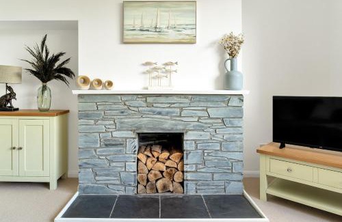 Mylor Churchtown House | Cornish house 5 min drive to beach