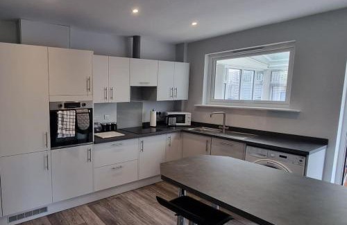 Lanner House | Cornish Village Getaway