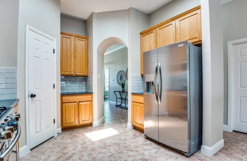 Frisco House | Corporate/Monthly Rental. Furnished. Frisco, 3/2 home with Pool and office.