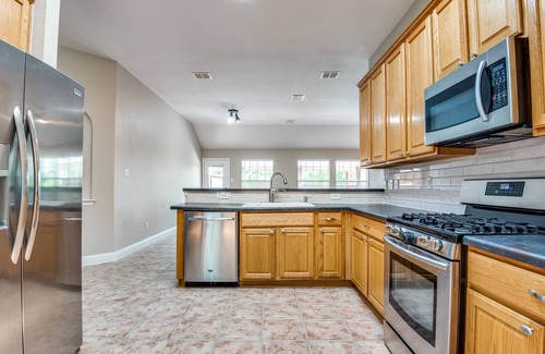 Frisco House | Corporate/Monthly Rental. Furnished. Frisco, 3/2 home with Pool and office.