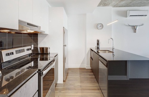 Brossard Apartment | Corporate Stays | Lumeo | One of a kind 1BR