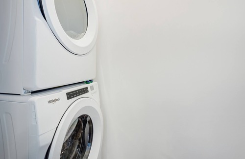 Brossard Apartment | Corporate Stays | Lumeo | Bright & open 2BR