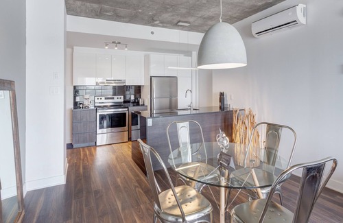 Brossard Apartment | Corporate Stays | Lumeo | Bright & open 2BR