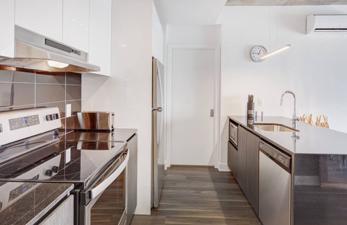 Brossard Apartment | Corporate Stays | Lumeo | Chic & modern 2BR