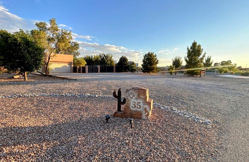 Corrales House | Corrales Oasis Balloon Fiesta 2025
