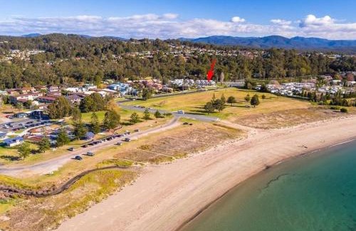 Batehaven Apartment | Corrigans Beach View Apartment 211