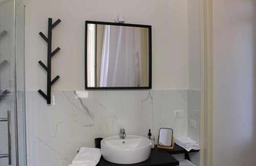 Vittorio Emanuele Apartment | Corso vista mare - Casa Elegante by Italianhost