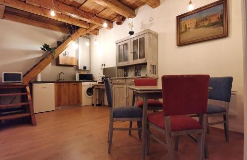 Papa Apartment | Corte Apartman