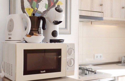 La Solana Villa | 'Cortez Apartment 2' with Sea View, Shared Pool and Wi-Fi