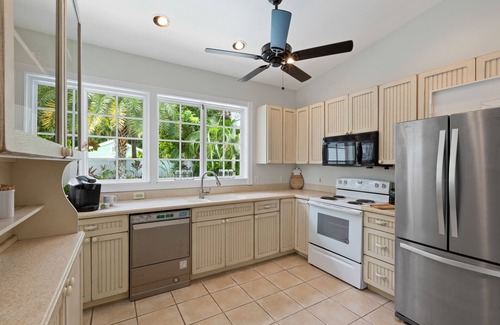 Old Town Condo | CORTEZ ~ Adults Only, Poolview King Room at Azul Mansion!